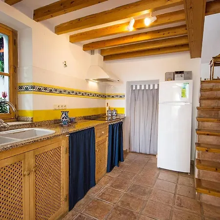 Casa Fernando, Traditional Townhouse With Amazing Views Hansonholiday