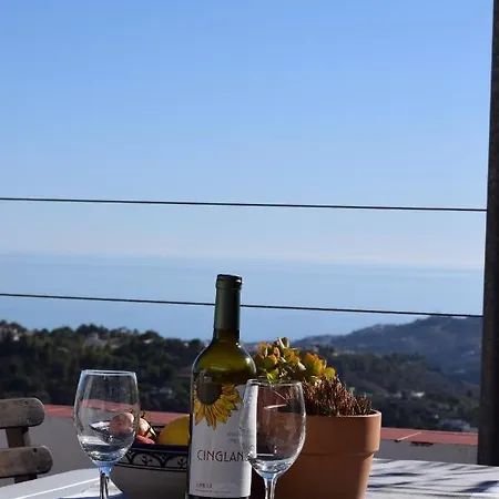 Casa Fernando, Traditional Townhouse With Amazing Views Hansonholiday *